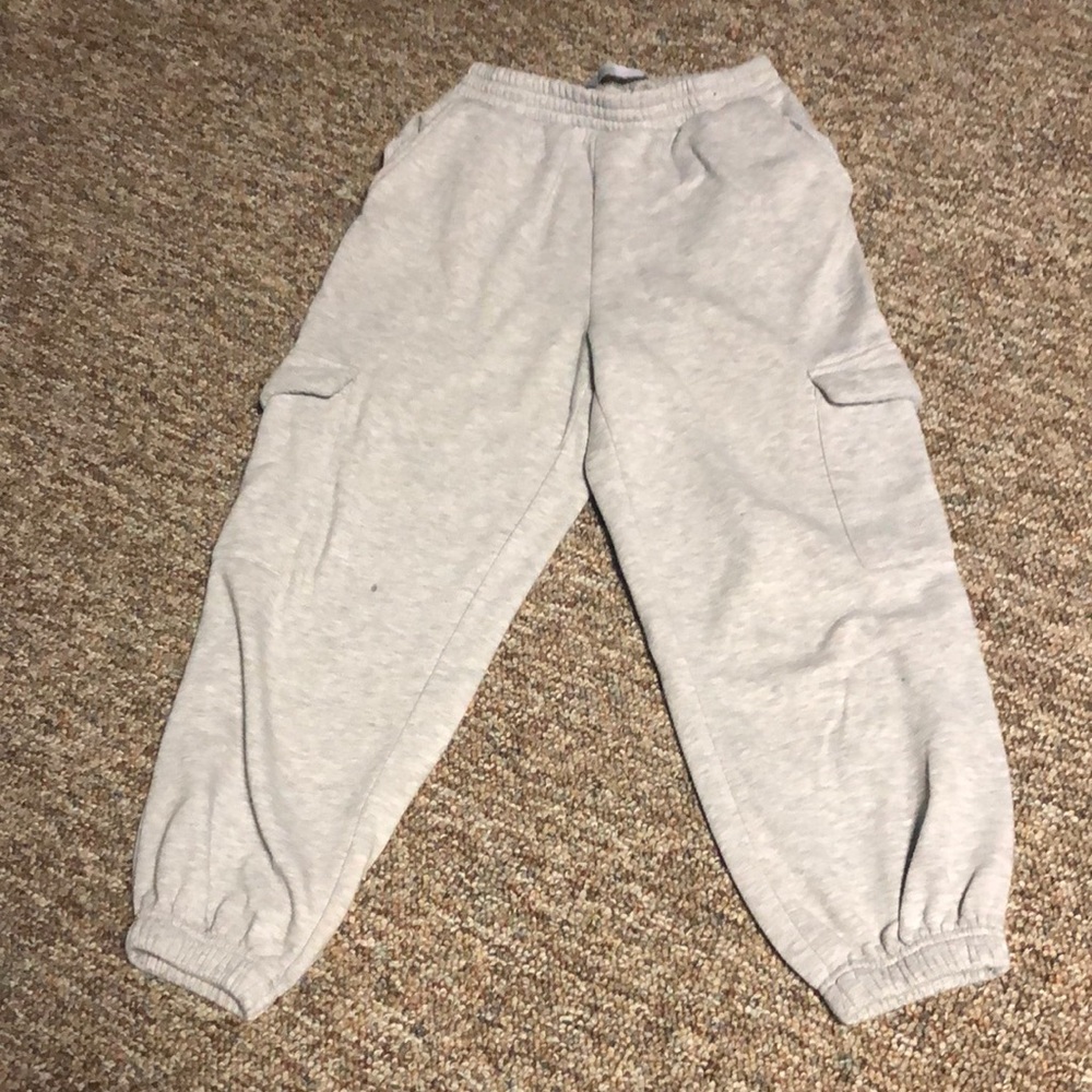 grey sweatpants